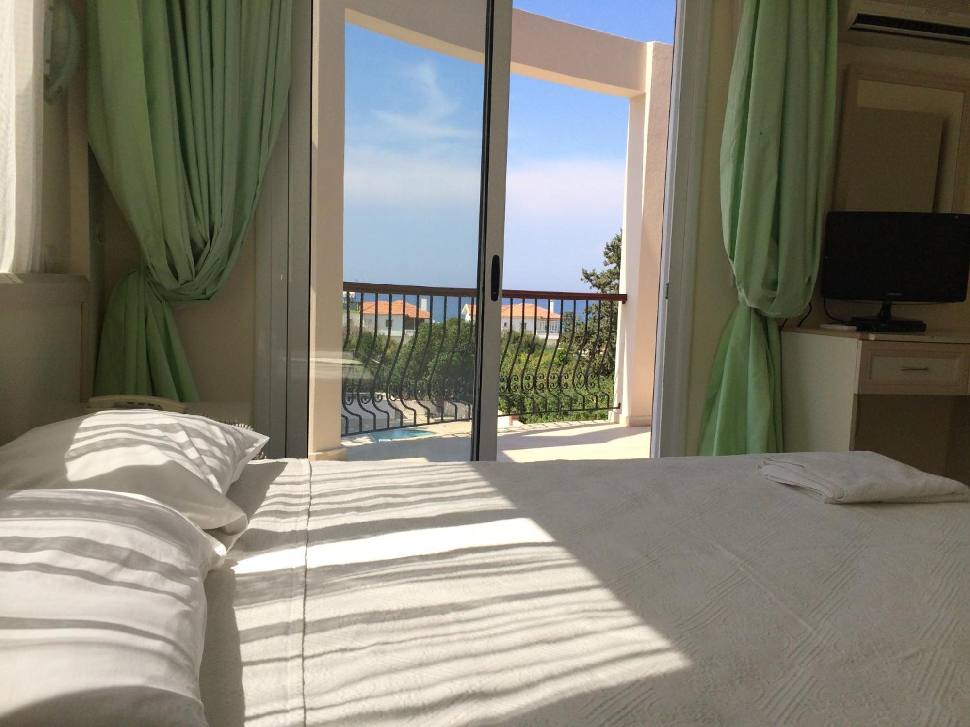 The Prince Inn Hotel & Villas Agios Georgios (Kyrenia) Exterior foto